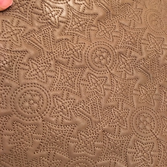 Designer Louis Vuitton hobo handbag - Picture 5 of 5